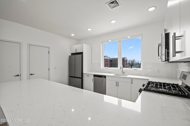 Building Photo - 912 Cookman Ave