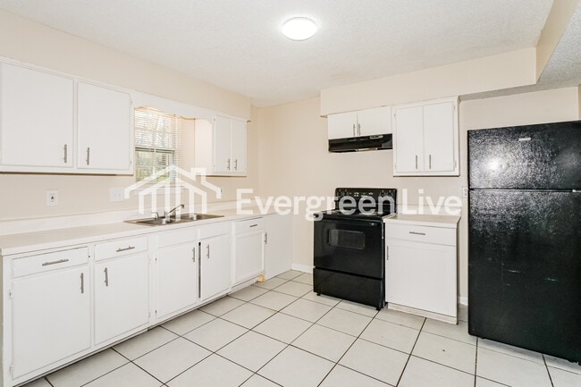 Building Photo - 5410 Cedar Bluff Dr