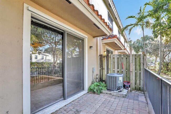 Building Photo - 5887 NW 56th Pl