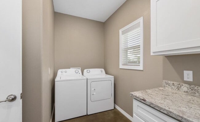 Building Photo - 3209 Link St