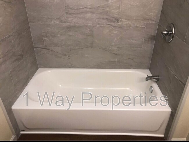 Building Photo - 804 Garden Rd