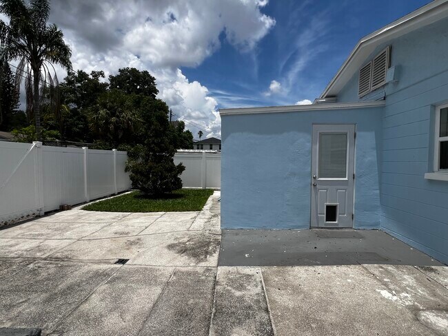 Building Photo - 3066 8th St N