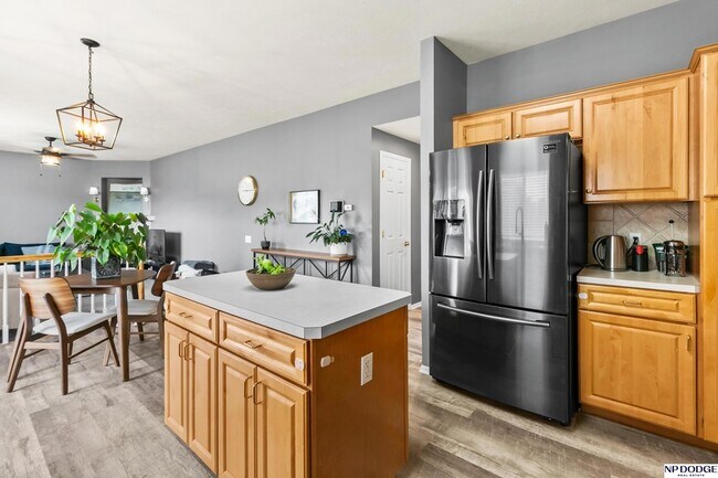 Building Photo - 1104 Valleyview Dr