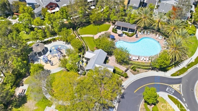 Building Photo - 15 Platinum Cir