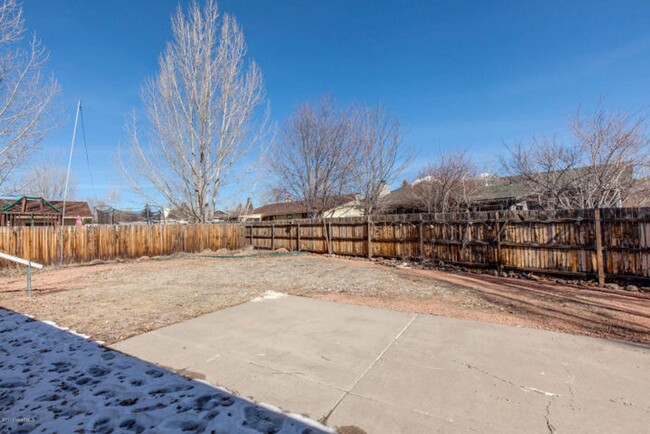 Building Photo - 4 Bed, 2 Bath in CHESHIRE!! Amazing Peak V...