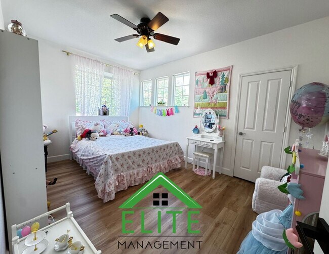 Building Photo - Scenic View Balcony and Beautiful 4-Bedroo...