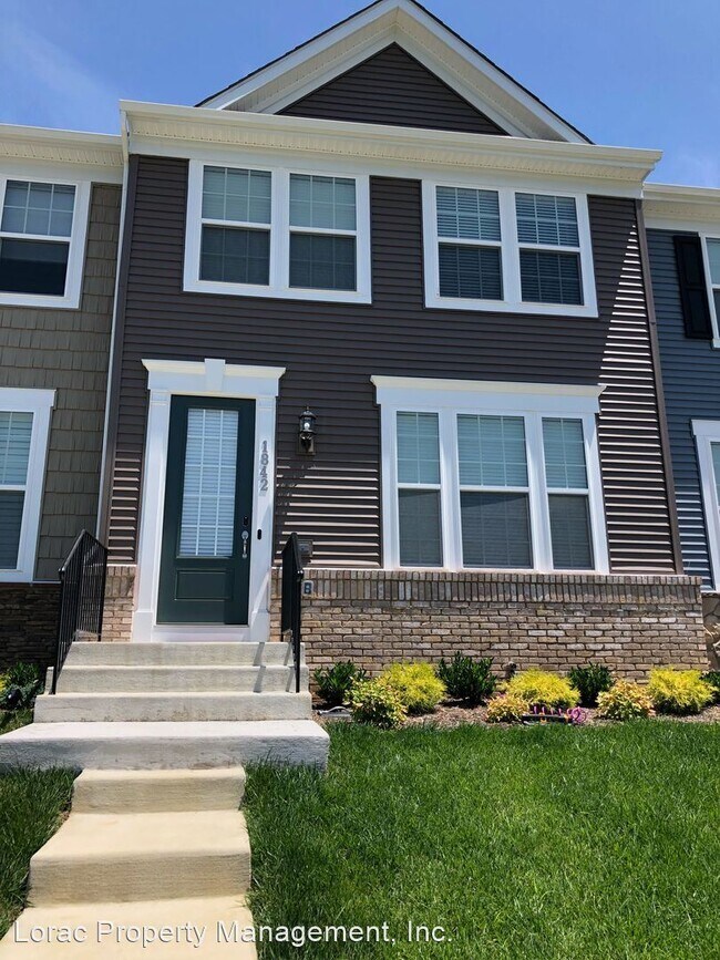 3 br, 3.5 bath House 1842 Briscoe Lane 1842 Briscoe Ln