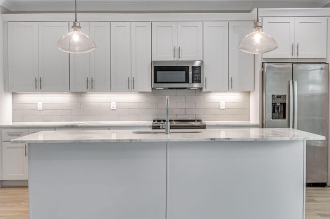 Building Photo - 105 Sugar Sands Dr