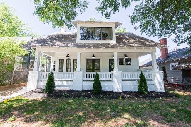 Primary Photo - 536 Boulevard Pl NE