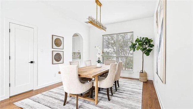 Building Photo - 15101 Barrie Dr