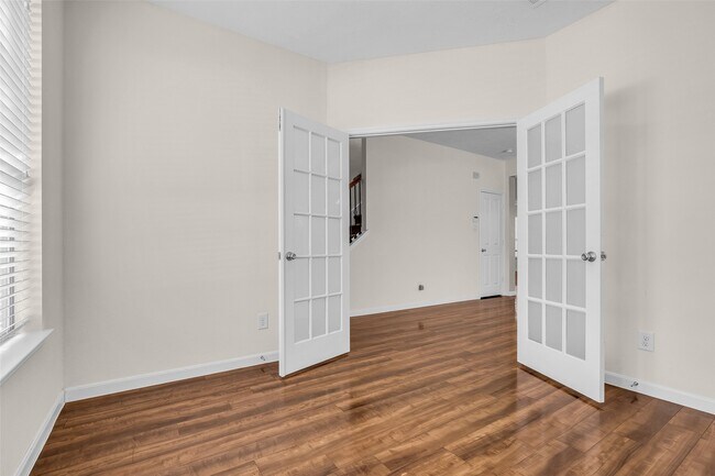 Building Photo - 6719 Path Way Ct