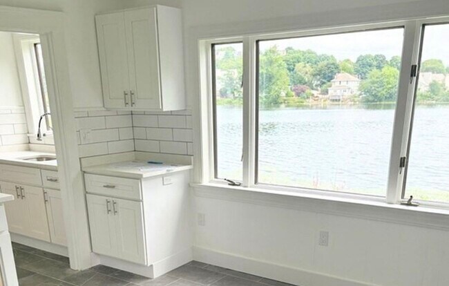 Building Photo - 33 Sweetser Terrace