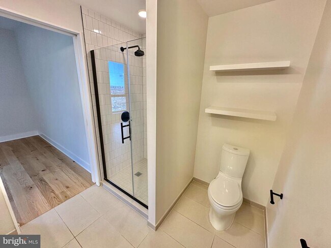 Building Photo - 1211 Van St SE