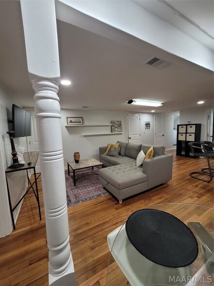 Building Photo - 2137 Madison Ave