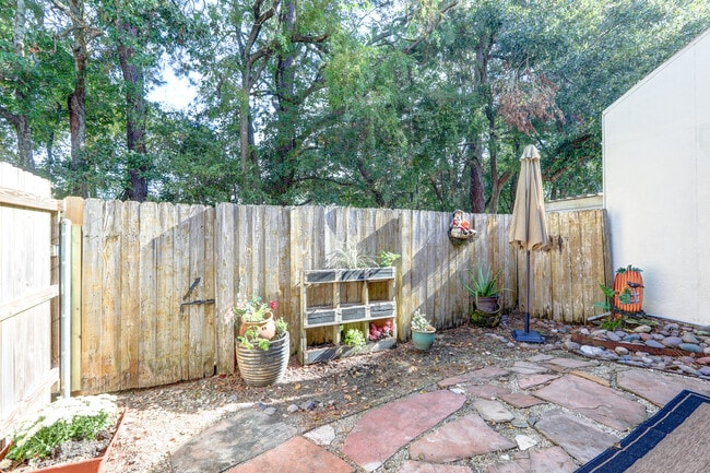 Building Photo - 205 Long Plantation Blvd