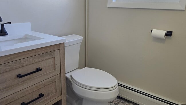 Building Photo - 667 Broadway