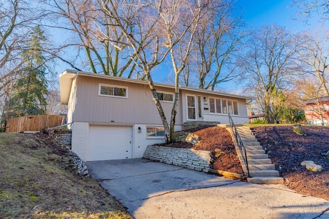 Building Photo - 4609 Waukesha St