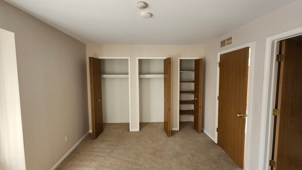 Building Photo - 42766 Lilley Pointe Dr