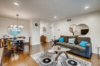 Building Photo - 957 La Bonita Dr