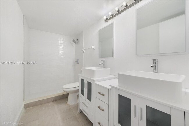 Building Photo - 2211 SW 122nd Ct