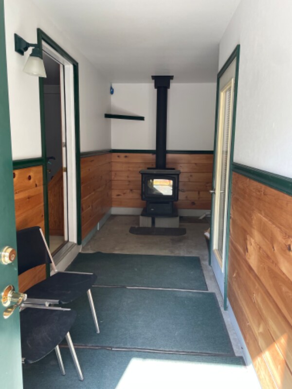 Building Photo - 1 US-1