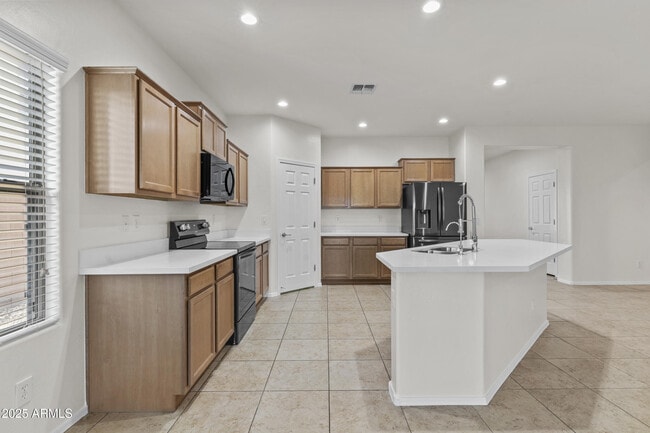 Building Photo - 8512 S 56th Ln