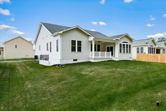 Building Photo - 8627 Fleetwood Dr