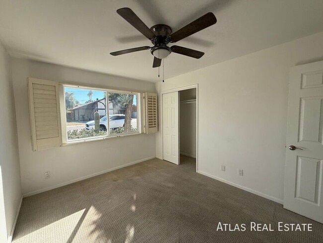 Building Photo - 6820 E Pinchot Ave