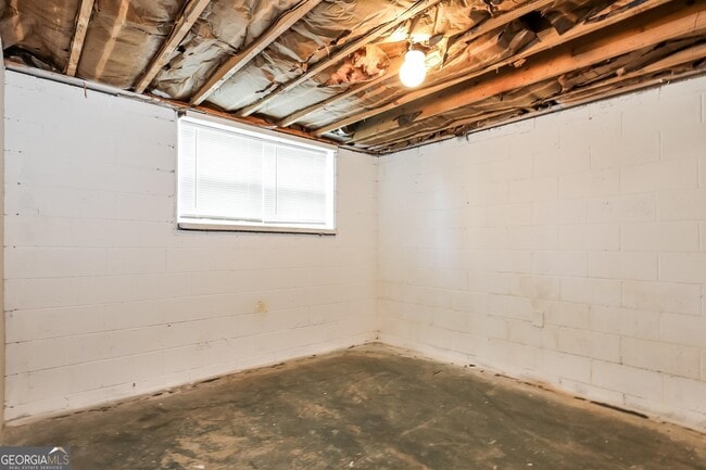 Building Photo - 833 Brian Ln