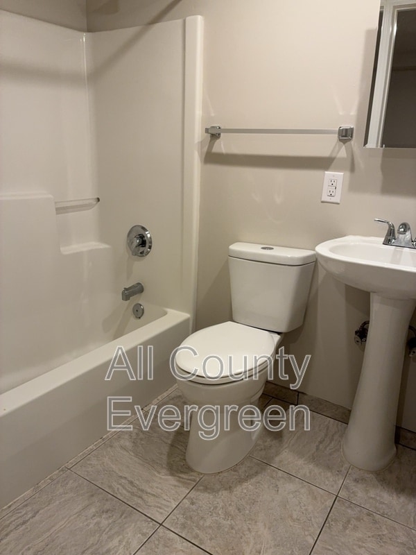 Building Photo - 1015 9th St