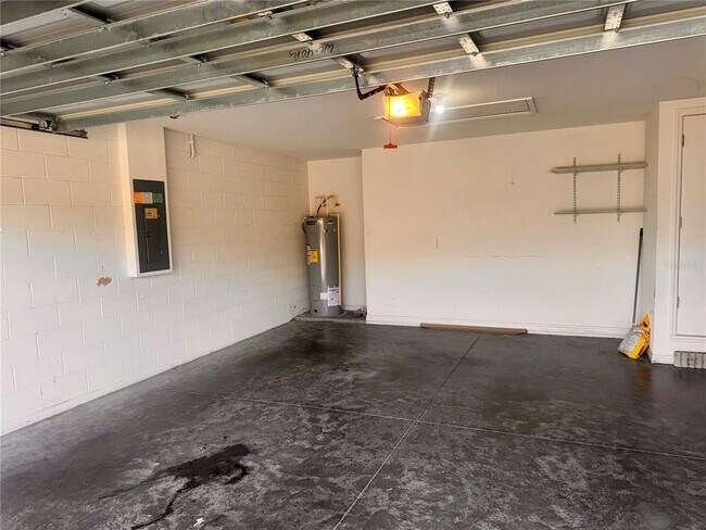 Building Photo - 16567 Cedar Run Dr