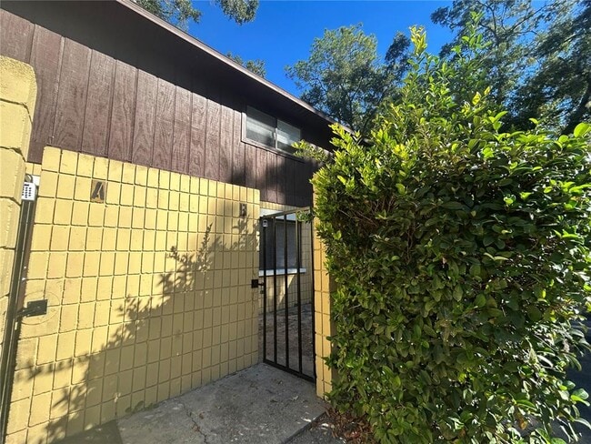 Building Photo - 707 SW 68th Terrace