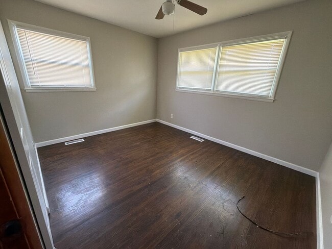 Building Photo - 457 Shepley Dr