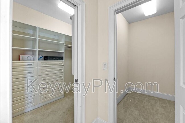 Building Photo - 529 John Fox Run