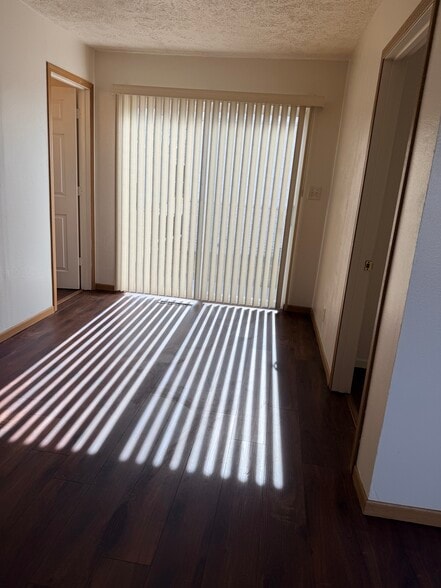 Building Photo - 2721 W Capital Ave