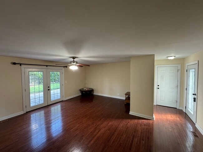 Building Photo - 7101 Longmeadow Ln