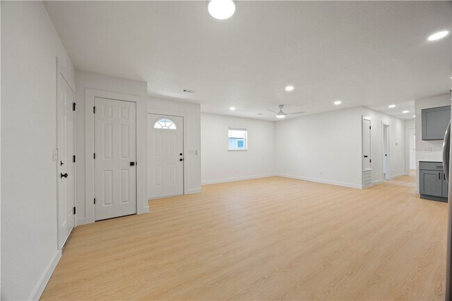 Building Photo - 2007 Sycamore Pl