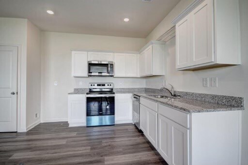 Building Photo - 311 Penn Sta Wy