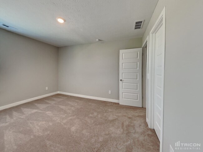 Building Photo - 2069 S Copperstone Drive New Palestine IN