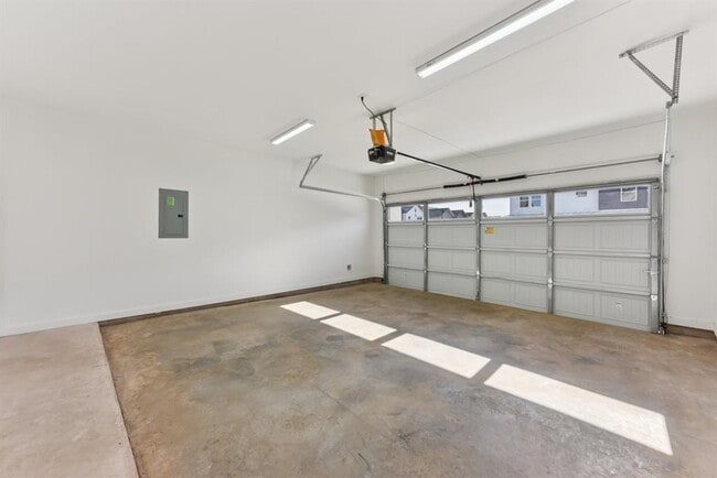 Building Photo - 17012 Marsh Wren Pass