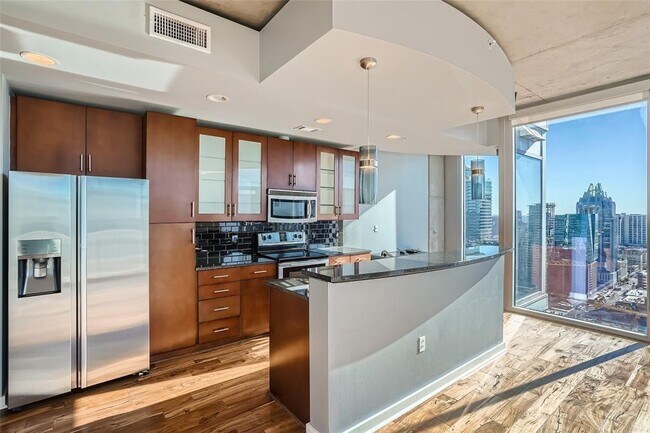 Building Photo - 360 Nueces St