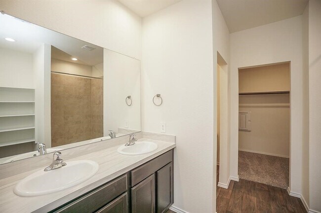 Building Photo - 5210 Becker Hills Ln