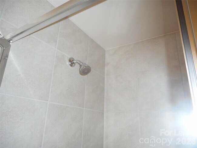 Building Photo - 17015 Dogwood Crk Ln