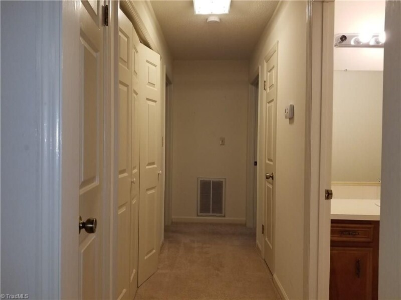 Building Photo - 601 Aspen Pl
