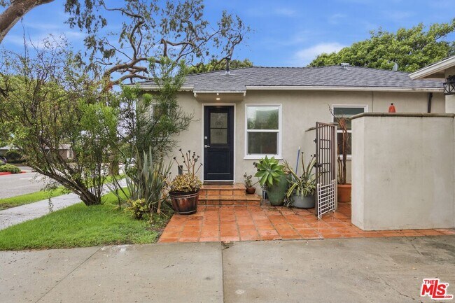 Building Photo - 4236 Elenda St