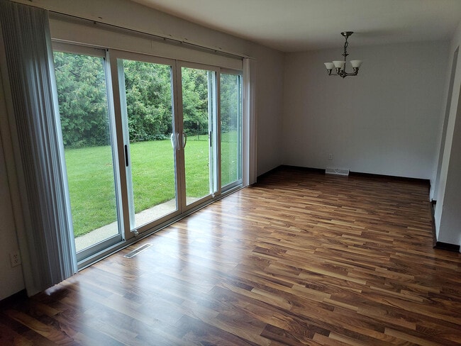 Building Photo - 2022 Adderbury Ln