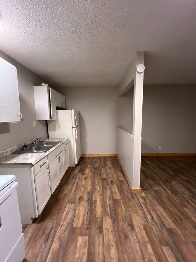 Building Photo - 1004 Co Rd 3771