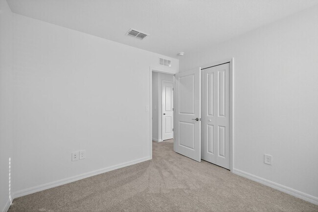 Building Photo - Brand-new 5 Bed now Available!