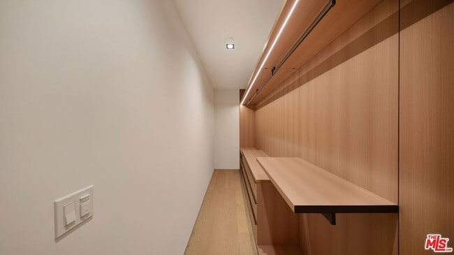 Building Photo - 8765 Hollywood Blvd