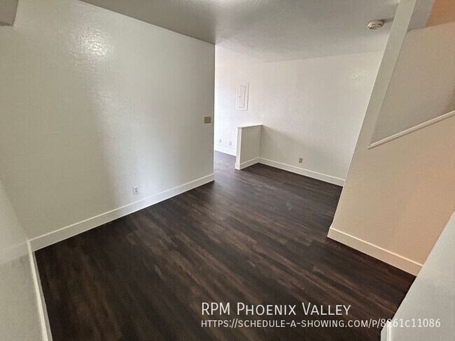Building Photo - 1702 E Ocotillo Rd